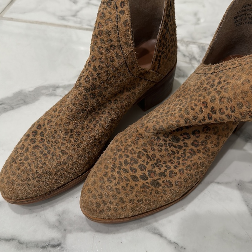 Coconuts Chetah print boots 6.5m - Picture 2 of 7